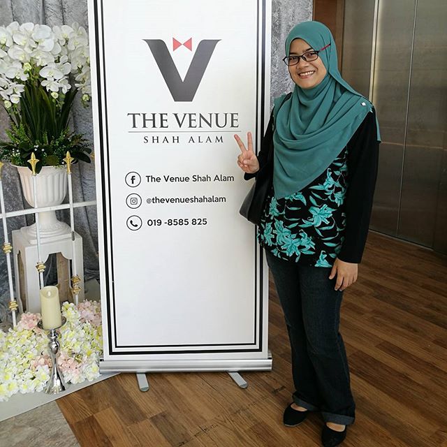 Baru balik dari @thevenueshahalam. Antara tempat yang cantik dan selesa untuk buat wedding atau event-event lain
Hari ni dieorang buat open day. So kalau korang tengah mencari tempat nak kahwin area Shah Alam, boleh cuba tengok tempat ni
#fadzirazak #fadzirazakdotcom #TheVenueShahAlam #GrandOpenDay #OpenDayTVSA #sarban #shahalam